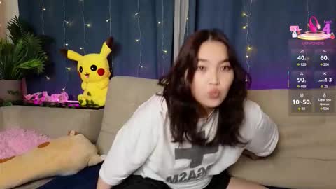 Snapshot of taitcurington chatting on 11.12.25 Soo Ying online show from 11.12.25