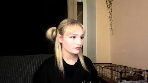 Mia online show from 03.21.26