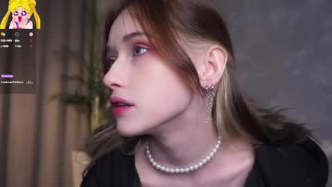 Mia online show from 04.27.26