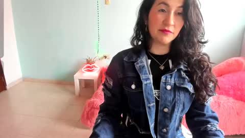 Snapshot of talia_mystic chatting on 06.05.26 Talia mia online show from 06.05.26