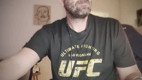 Snapshot of tallboy77eu chatting on 01.11.25 Aligator online show from 01.11.25