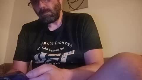 Snapshot of tallboy77eu chatting on 02.24.25 Aligator online show from 02.24.25