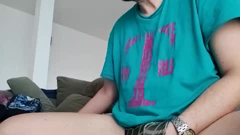 Snapshot of tallboy77eu chatting on 12.03.25 Aligator online show from 12.03.25