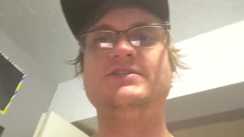 Snapshot of tallgaystud chatting on 05.03.26 tallgaystud online show from 05.03.26