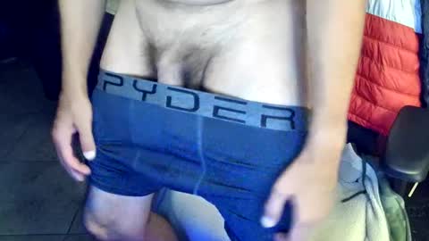 Snapshot of talltannhandsome chatting on 10.23.25 talltannhandsome online show from 10.23.25