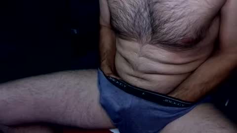 Snapshot of talltannhandsome chatting on 11.12.25 talltannhandsome online show from 11.12.25