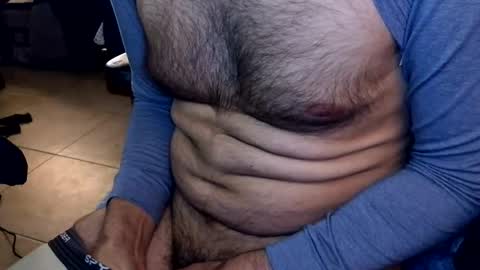 Snapshot of talltannhandsome chatting on 12.21.25 talltannhandsome online show from 12.21.25