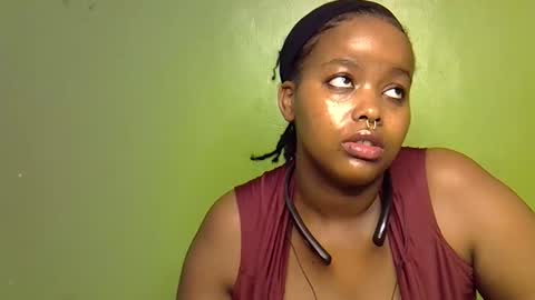 Snapshot of tamara_byb chatting on 11.30.25 tamara_byb online show from 11.30.25