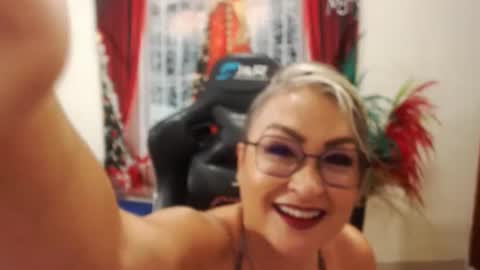 Snapshot of tamara_luaren chatting on 12.26.24 Tamara online show from 12.26.24