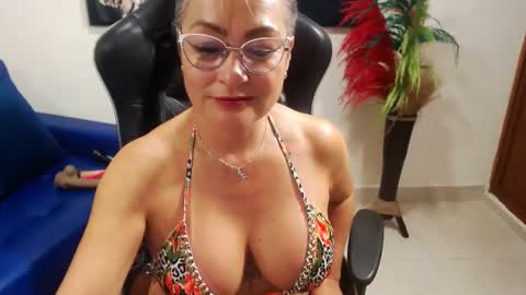 Snapshot of tamara_luaren chatting on 09.16.25 Tamara online show from 09.16.25