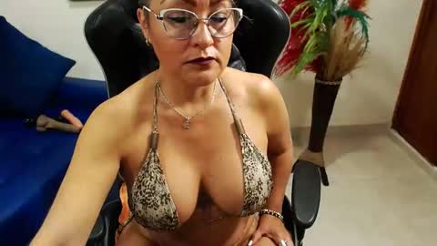 Snapshot of tamara_luaren chatting on 11.02.25 Tamara online show from 11.02.25