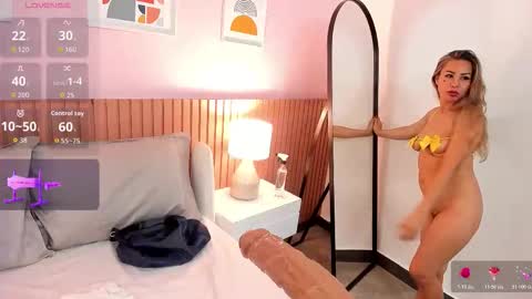 Snapshot of tamara_saenz19 chatting on 12.18.25 Rousaly online show from 12.18.25