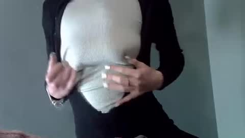 Snapshot of tamesbury chatting on 02.18.26 tamesbury online show from 02.18.26