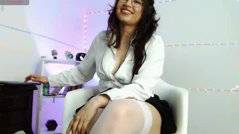 Snapshot of tami_ramirez__ chatting on 03.02.25 Tami online show from 03.02.25