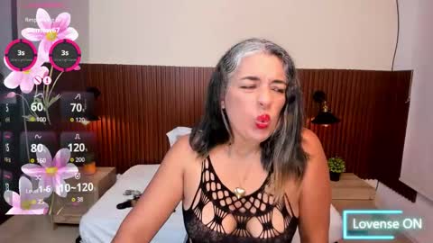 Snapshot of tammylynn45 chatting on 09.21.25 Tammy Lynn online show from 09.21.25