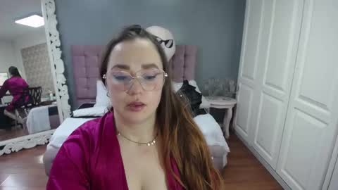 Tammara  online show from 09.18.25