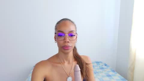 Snapshot of tamylynn05 chatting on 07.12.26 tamylynn online show from 07.12.26