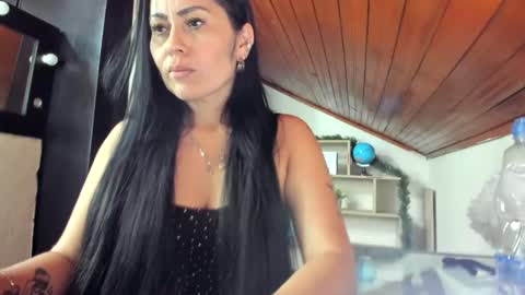 Snapshot of tania_mature chatting on 12.11.24 tania online show from 12.11.24