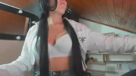Snapshot of tania_mature chatting on 01.31.25 tania online show from 01.31.25