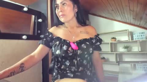 Snapshot of tania_mature chatting on 02.01.25 tania online show from 02.01.25