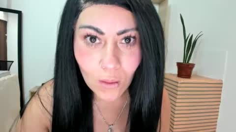 Snapshot of tania_mature chatting on 09.22.25 tania online show from 09.22.25