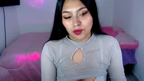 Snapshot of tania_rendon1 chatting on 12.31.24 Tania online show from 12.31.24