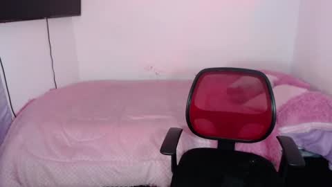 Snapshot of tania_rendon1 chatting on 02.15.25 Tania online show from 02.15.25