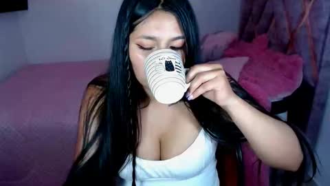 Snapshot of tania_rendon1 chatting on 02.21.25 Tania online show from 02.21.25