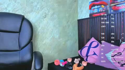 Snapshot of tanisha__lux chatting on 06.14.26 Tanisha online show from 06.14.26