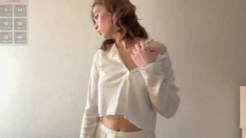 Mia online show from 04.17.26