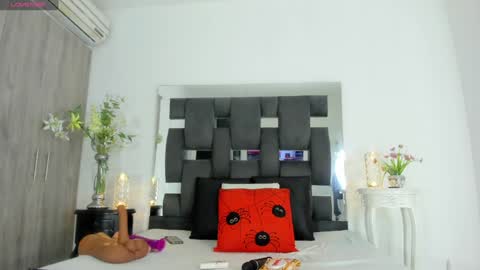 Snapshot of tanyyaa chatting on 12.29.24 Tanya online show from 12.29.24