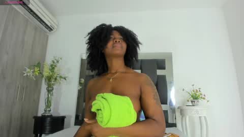 Snapshot of tanyyaa chatting on 01.22.25 Tanya online show from 01.22.25