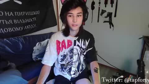 Snapshot of tap_forty chatting on 11.10.25 tap_forty online show from 11.10.25