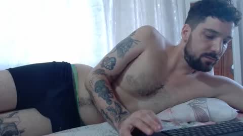 Snapshot of tap_hand2 chatting on 01.09.25 jimmy online show from 01.09.25