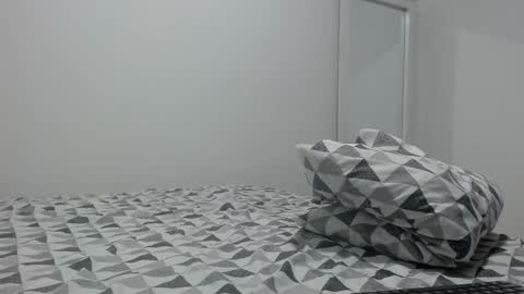 Snapshot of tap_hand2 chatting on 02.11.25 jimmy online show from 02.11.25