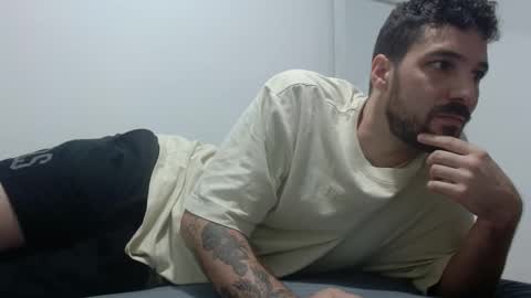 Snapshot of tap_hand2 chatting on 02.11.25 jimmy online show from 02.11.25