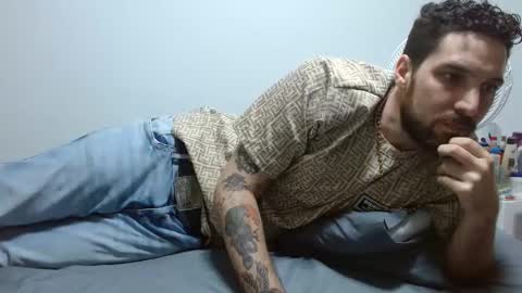 Snapshot of tap_hand2 chatting on 03.11.25 jimmy online show from 03.11.25