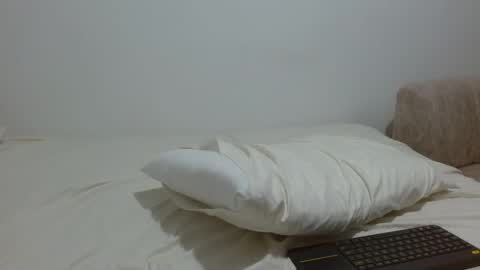 Snapshot of tap_hand2 chatting on 10.19.25 jimmy online show from 10.19.25