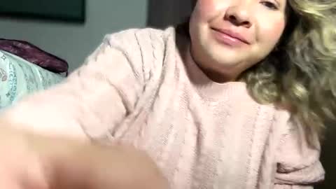Dani independent model  online show from 01.05.25