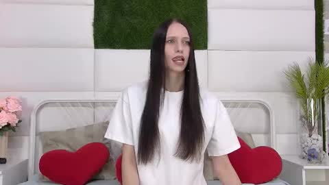 Snapshot of taraharriss chatting on 10.09.25 taraharriss online show from 10.09.25