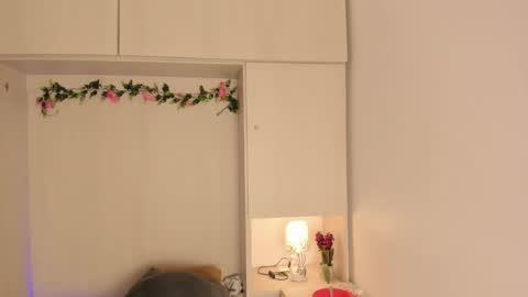  T A R A  online show from 01.08.26