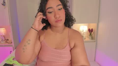 Snapshot of tarawiilson_ chatting on 02.15.26 T A R A online show from 02.15.26