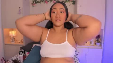 Snapshot of tarawiilson_ chatting on 03.07.26 T A R A online show from 03.07.26