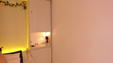 Snapshot of tarawiilson_ chatting on 03.20.26 T A R A online show from 03.20.26