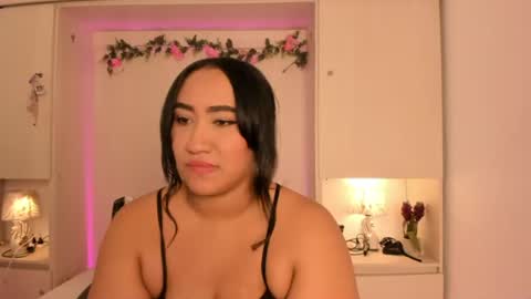 Snapshot of tarawiilson_ chatting on 06.27.26 T A R A online show from 06.27.26