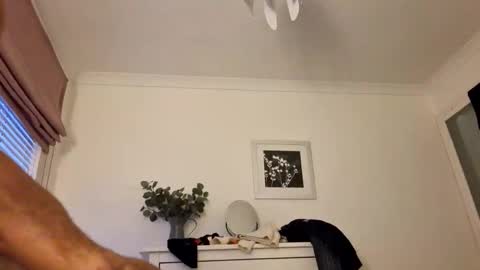 Snapshot of tartankingofscots chatting on 12.17.25 tartankingofscots online show from 12.17.25