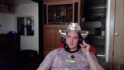 Snapshot of tarus333 chatting on 02.27.26 tarus333 online show from 02.27.26