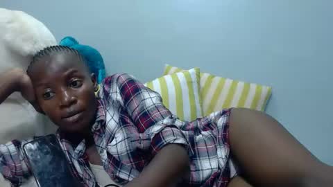 Snapshot of tasha_maya chatting on 01.27.25 milan online show from 01.27.25