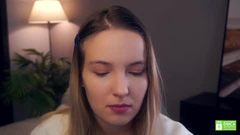 Snapshot of tashinapetitto chatting on 10.27.25 Your Ressie online show from 10.27.25