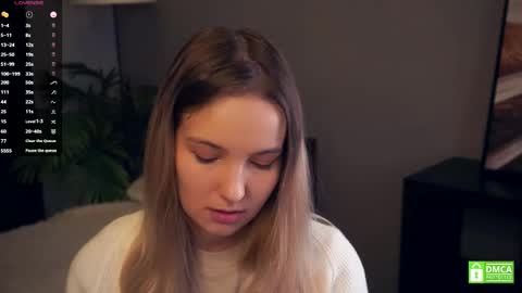 Snapshot of tashinapetitto chatting on 10.28.25 Your Ressie online show from 10.28.25